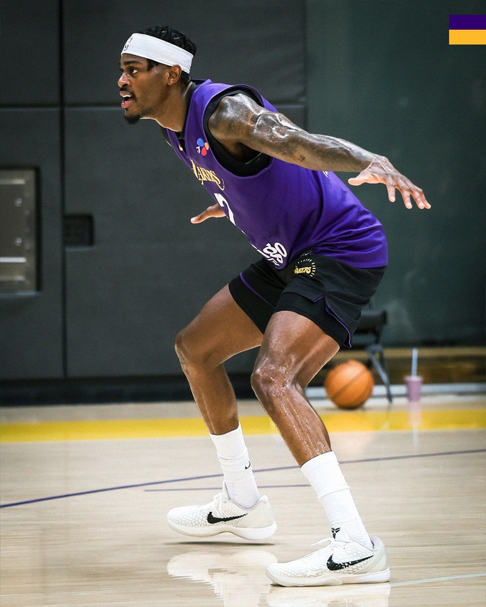 湖人球员康复进展顺利，备战下一场比赛的简单介绍