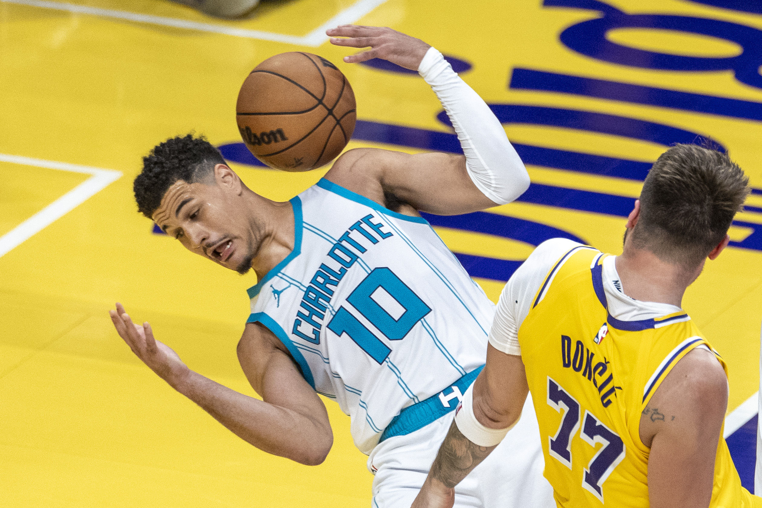 湖人球员康复进展顺利，备战下一场比赛的简单介绍